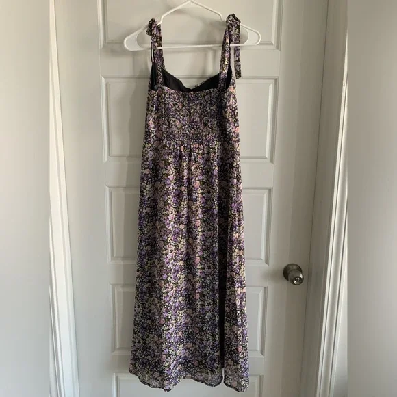 ASTR The Label MILKMAID TIE STRAP FLORAL MIDI DRESS Small - Picture 7 of 9